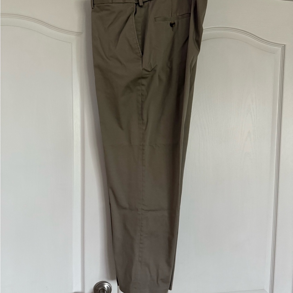 Haggar Men's Tan Chino Pants
